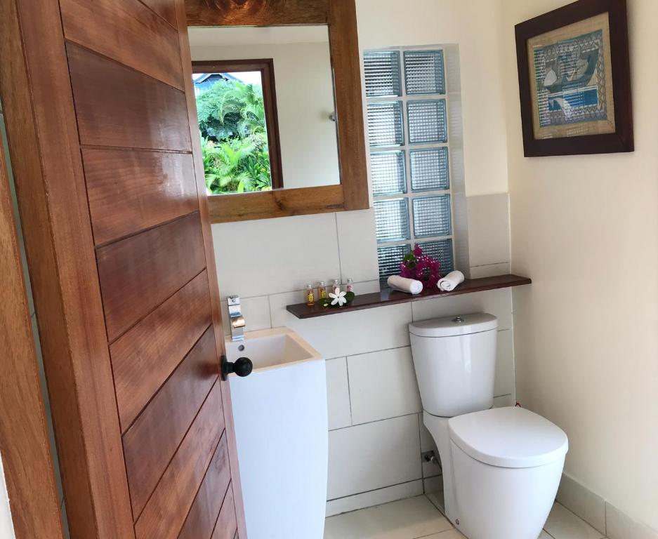 Salle de bains dans l'établissement Ocean Breeze Bungalow