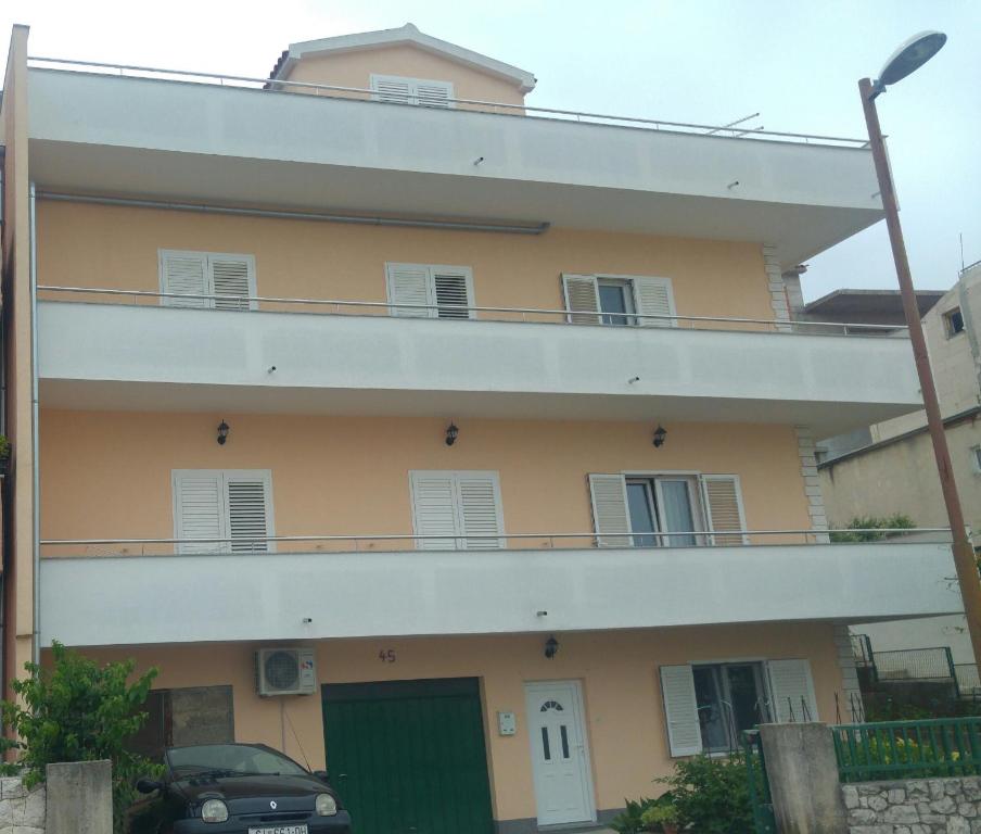 Budova, kde se apartmán nachází