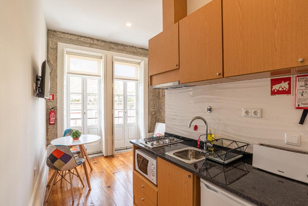 ZD Moreira Flats B By PortoProperties4You