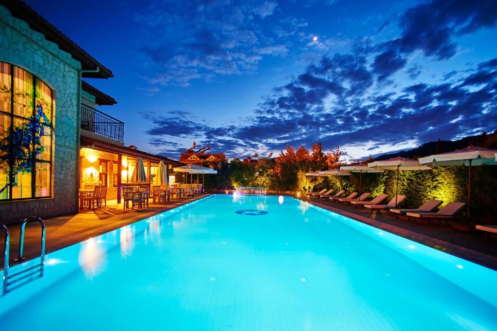 Bazén v ubytování Renka Hotel & Spa nebo v jeho okolí