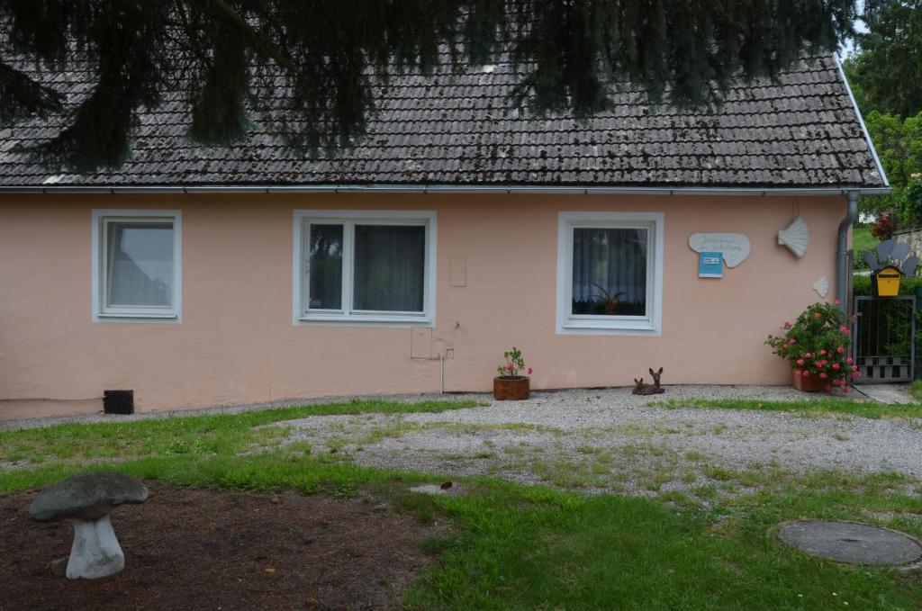 Budova, v ktorej sa dovolenkový dom nachádza