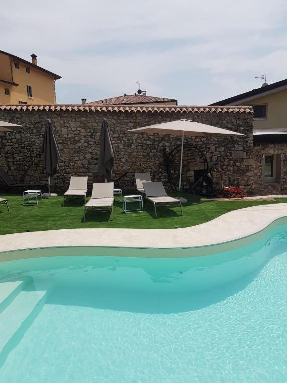 Bazén v ubytování B&B Agorà nebo v jeho okolí
