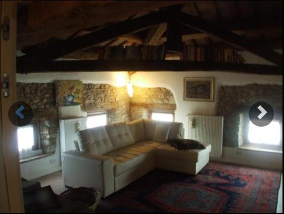 Posedenie v ubytovaní Suite Casa Fiorina