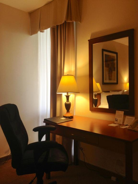 Mikado Hotel - Standard Queen Room