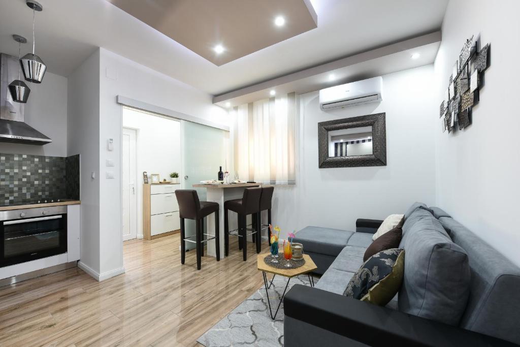 Kuchyňa alebo kuchynka v ubytovaní Shine apartment Zadar