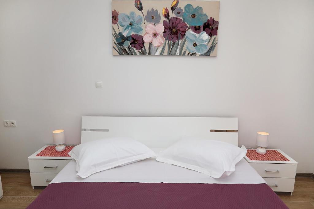 Postel nebo postele na pokoji v ubytování Bridgeview apartment