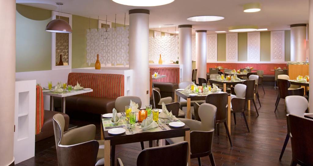 Restaurace v ubytování Danat Al Ain Resort
