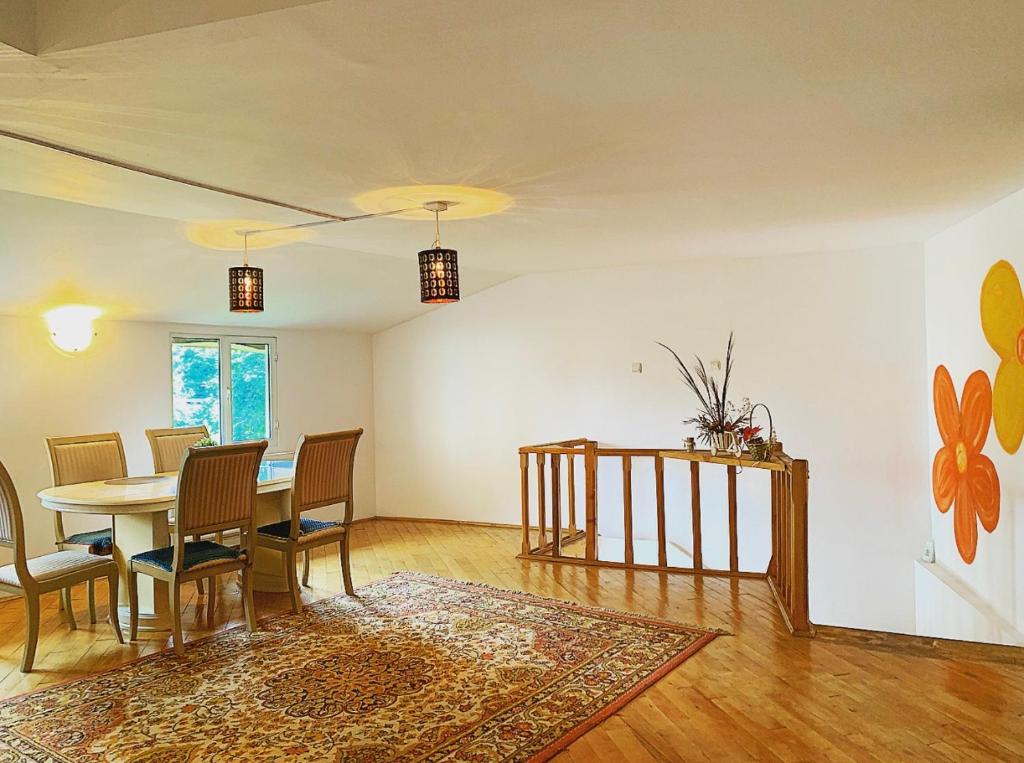 La Jolie Maison - Housity