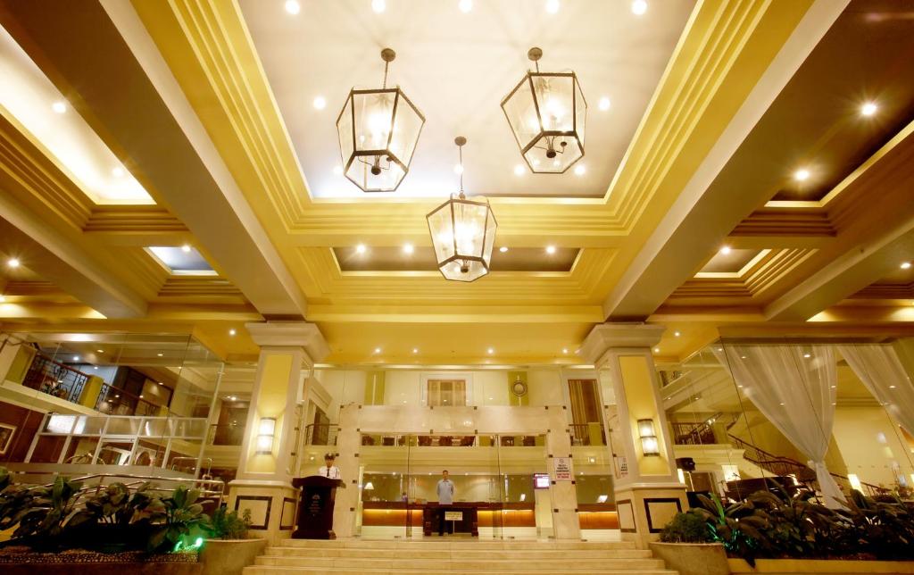 Restaurace v ubytování The Royal Mandaya Hotel