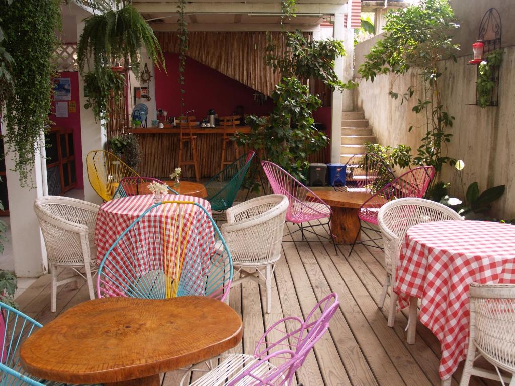 
A restaurant or other place to eat at Casa Colibri Palomino
