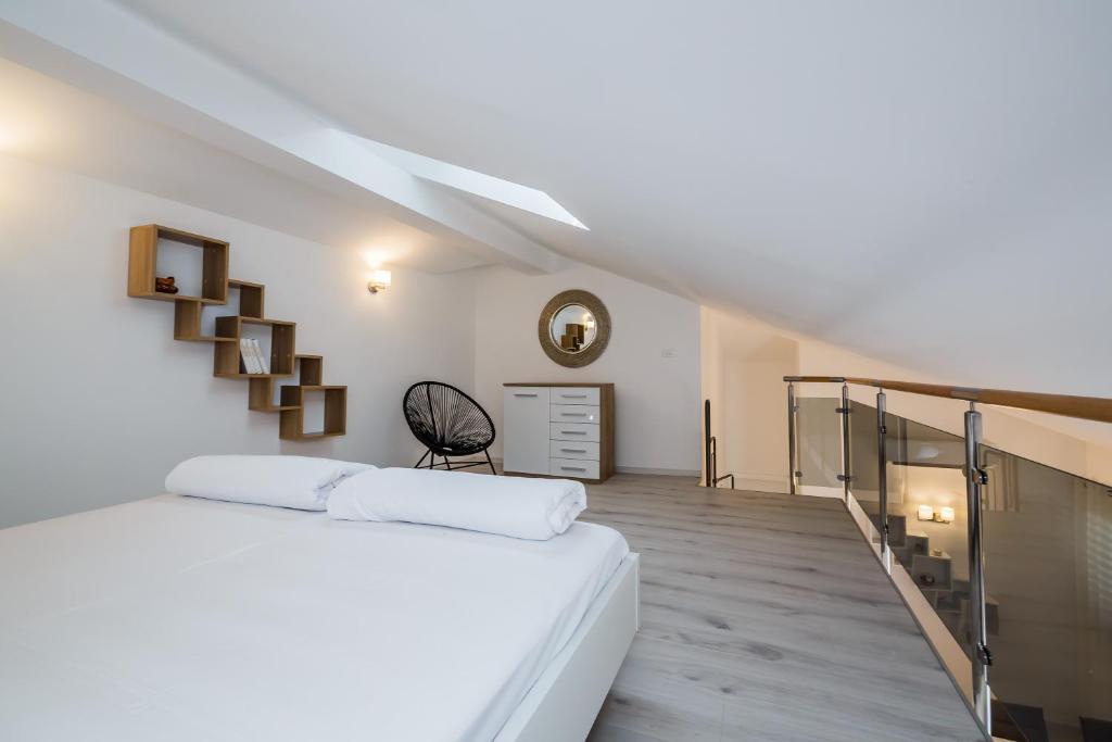 Postel nebo postele na pokoji v ubytování Villa Milena-with a pool