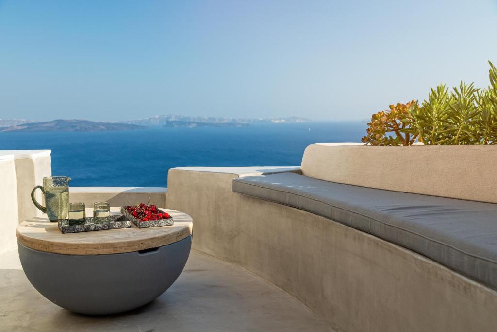 Afbeelding uit fotogalerij van Marble Sun Villa with Jacuzzi by Caldera Houses in Oia