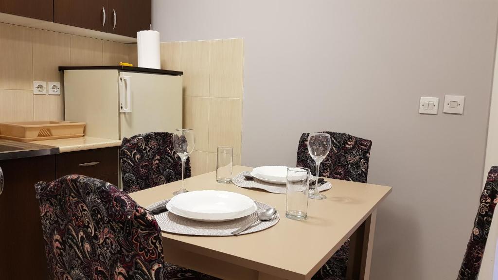 Kuchyň nebo kuchyňský kout v ubytování Apartments Tatjana