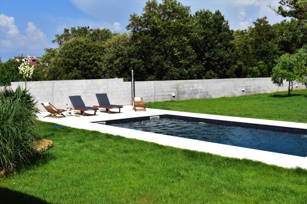 Bassein majutusasutuses Apartments Vesna või selle lähedal