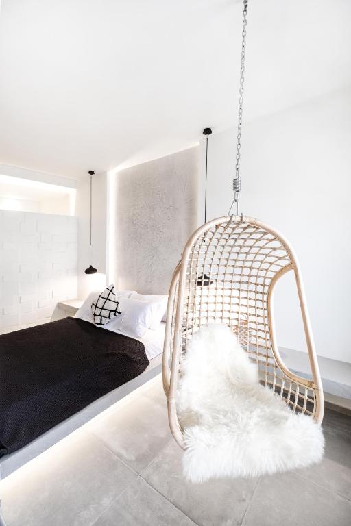 George & Joanna Suites Santorini - 8