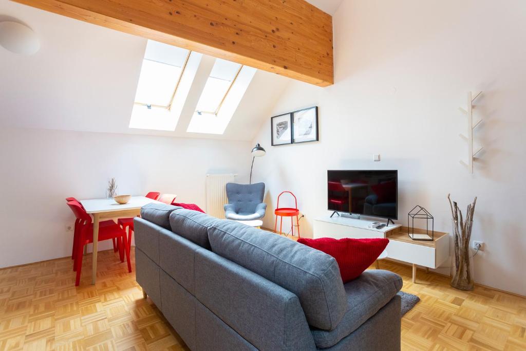 TV a/nebo společenská místnost v ubytování Krona Apartments