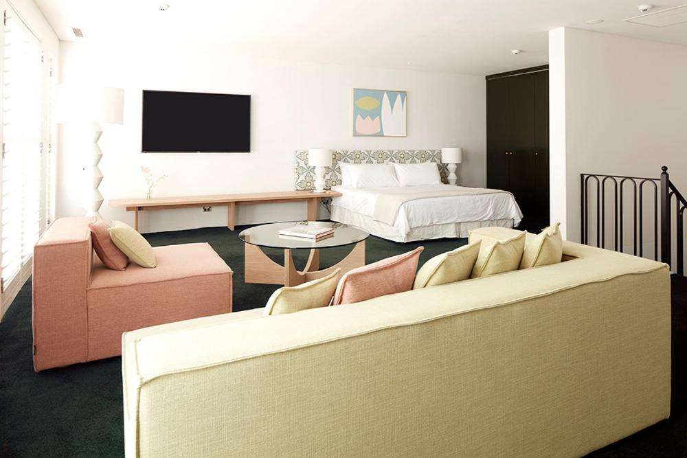 TV a/nebo společenská místnost v ubytování Hotel Ravesis
