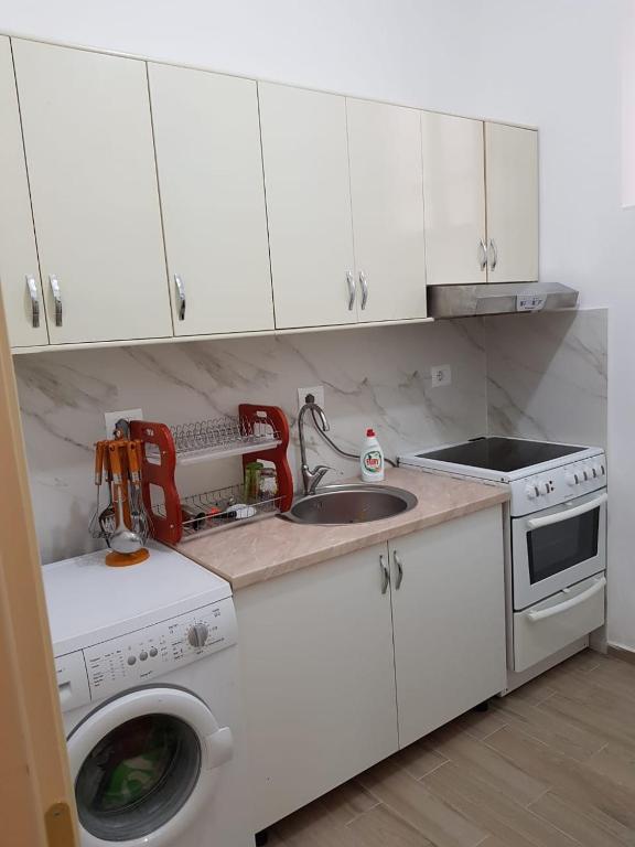 Dimitri Guest House - Imazhi 4