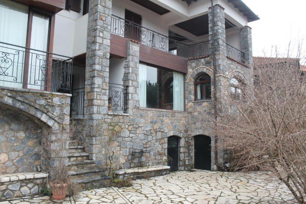 Elati's traditional and cosy home - Housity
