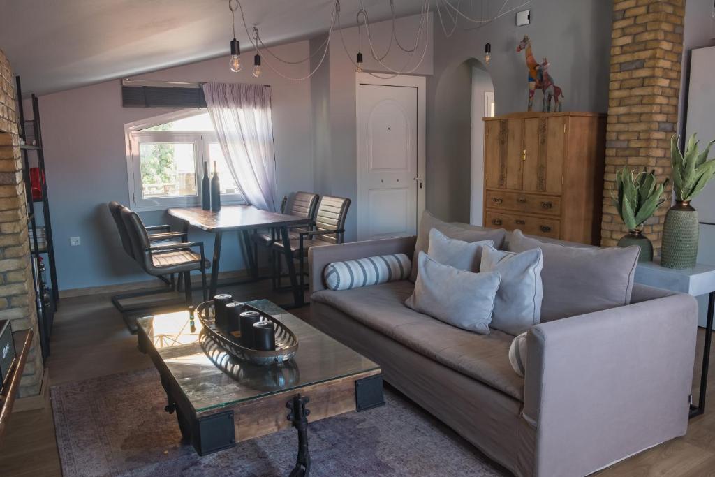 Samos Loft - Two-Bedroom Apartment