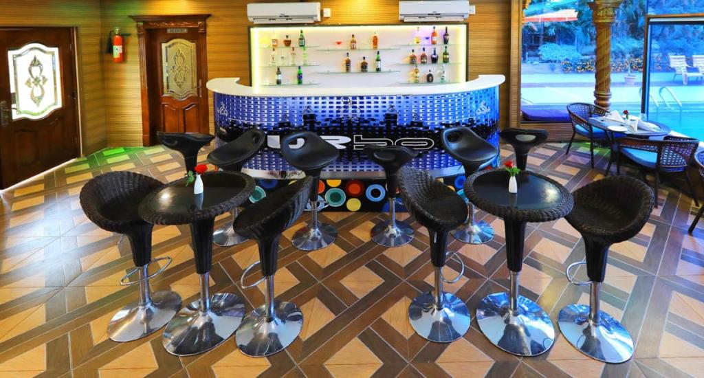 Restaurace v ubytování Jal Mahal Resort and Spa
