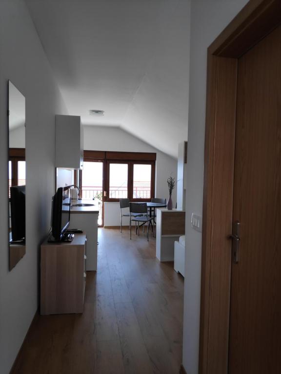 Kuchyňa alebo kuchynka v ubytovaní Apartman Anicic