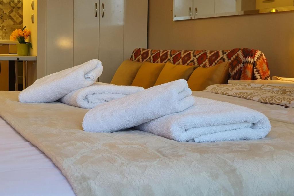 Posteľ alebo postele v izbe v ubytovaní Cozy Luxury Apartment in the Heart of Athens 8-1