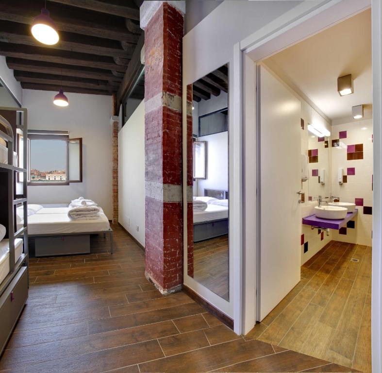 Generator Venice - Bed In 8-Bed Mixed Dormitory Room