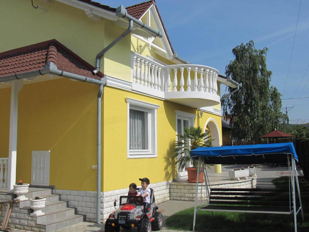 Galeriebild der Unterkunft Villa Jäger in Vonyarcvashegy