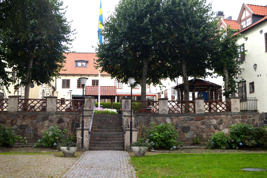 Zahrada ubytování Värdshuset Hwitan