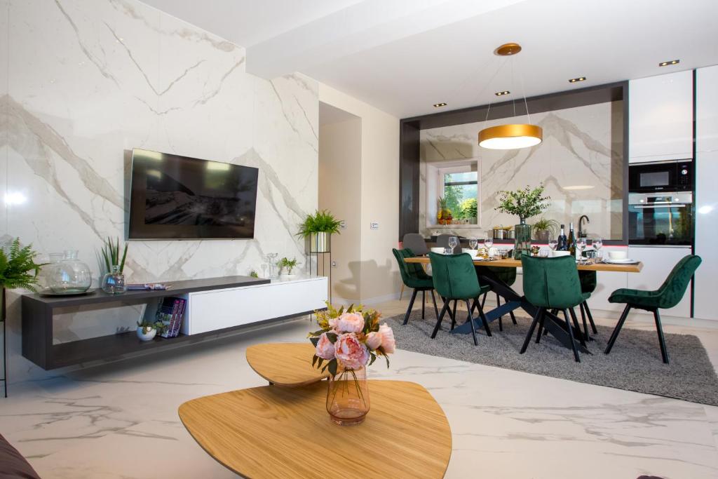 Μια τηλεόραση ή/και κέντρο ψυχαγωγίας στο Apartmani Paklenica Noa