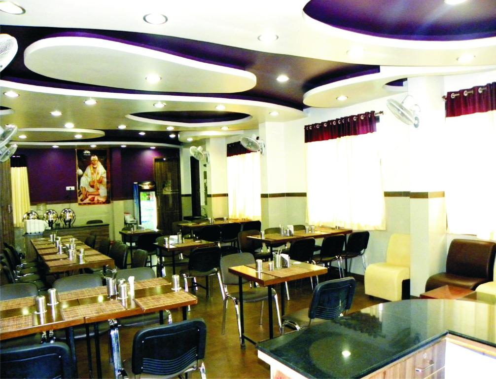 Restaurace v ubytování Hotel Shradha Saburi Palace