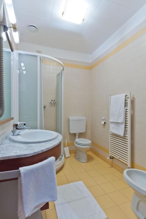 Koupelna v ubytování Albergo Roma