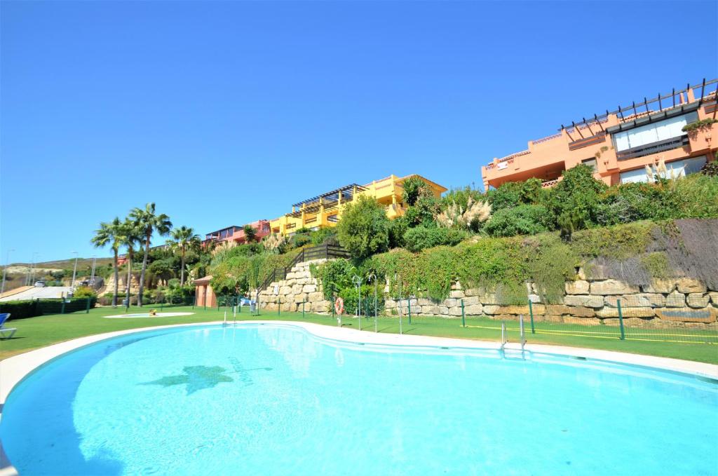 Bazén v ubytovaní 2279-Lovely 2 bedrooms with terrace with views alebo v jeho blízkosti