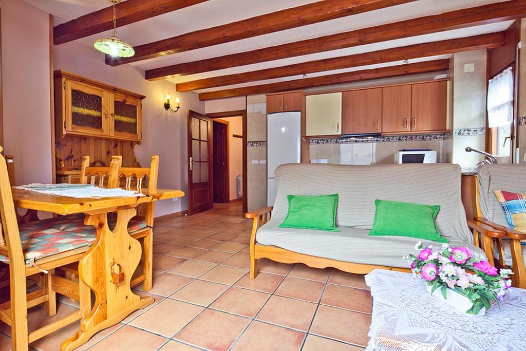 Kuchyňa alebo kuchynka v ubytovaní Apartamentos Salardu III