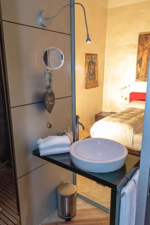 Voodi või voodid majutusasutuse Flora Inn, Flora I - Nel cuore di Bergamo Alta toas