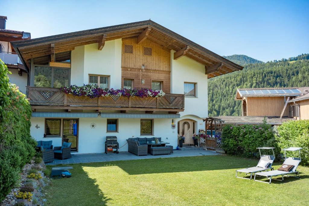 Nespecifikovaný výhled na hory nebo výhled na hory při pohledu z apartmánu
