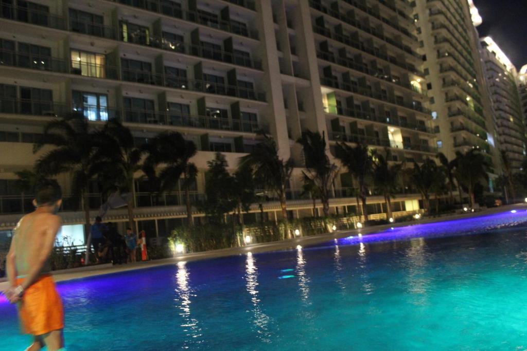 AZURE C4 BEACHPOOL balcony wifi MULTIPLE UNITS - Two-Bedroom Apartment