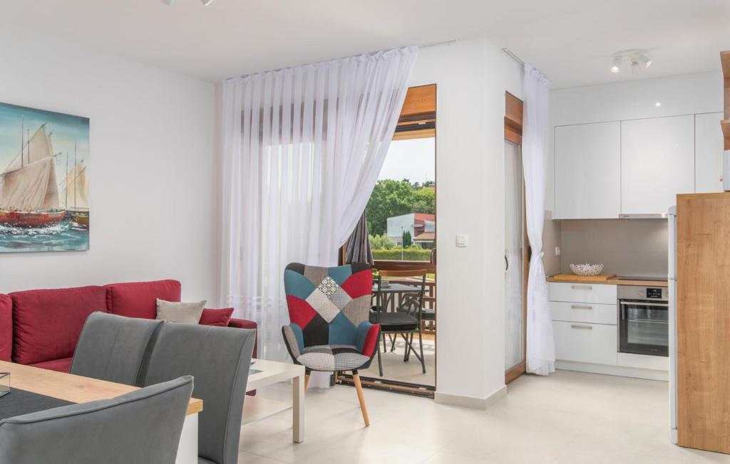 Kuchyňa alebo kuchynka v ubytovaní Apartments Hana in Funtana