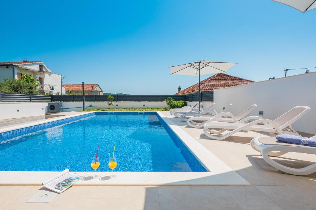 Bazén v ubytovaní Apartment Apollo 3 alebo v jeho blízkosti