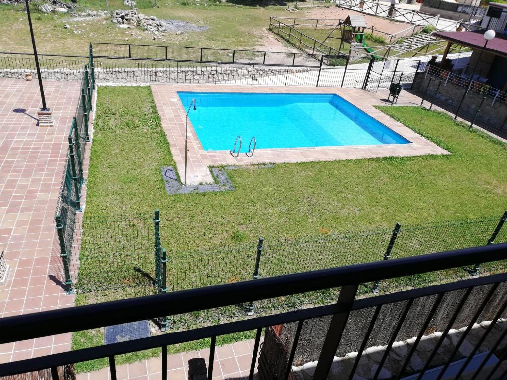 Bazén v ubytování Alojamientos Rurales Vado Ancho La Encina nebo v jeho okolí