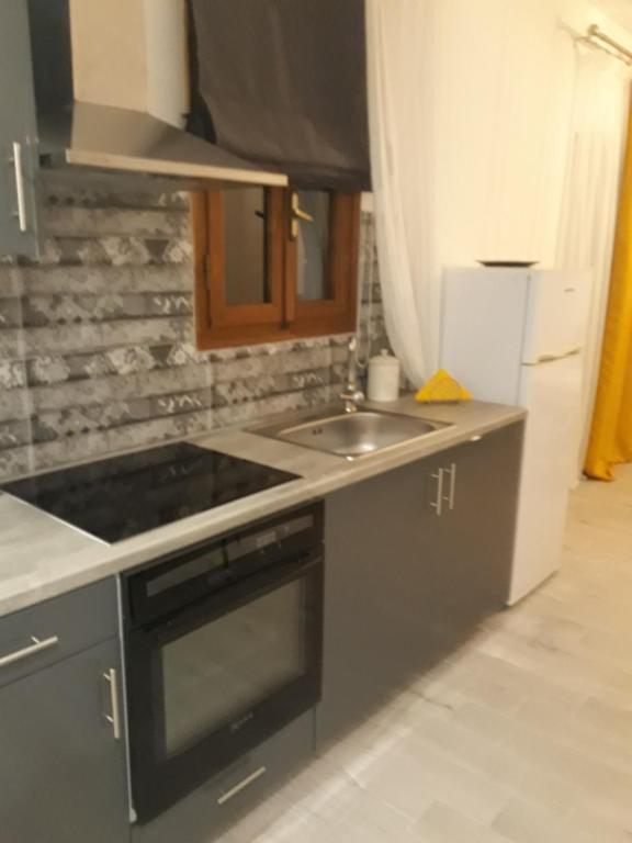 A kitchen or kitchenette at Asterias
