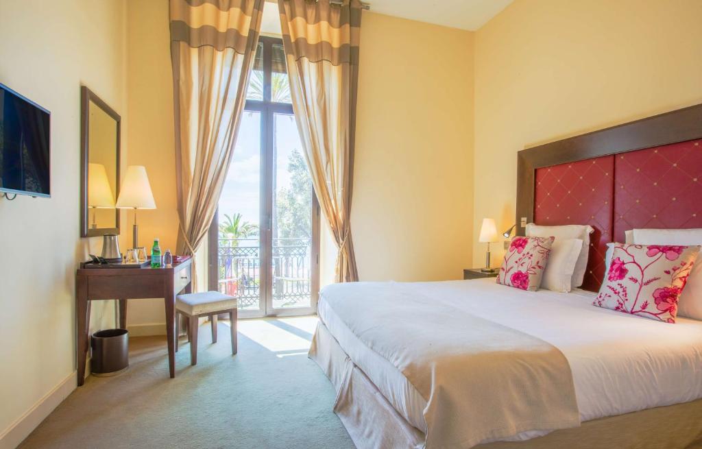 
Superior Double Room with Sea View and Balcony
