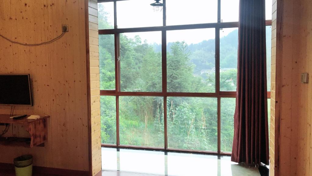 山景或在旅馆看到的山景