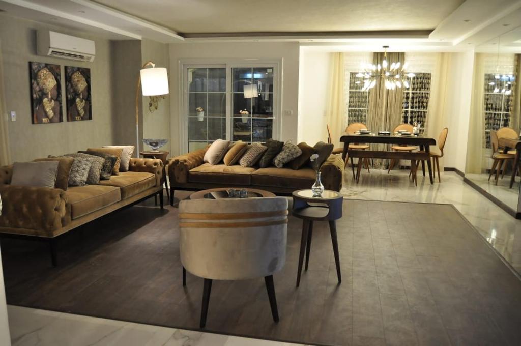 Posezení v ubytování Apartment in Mohandesin (Families Only)