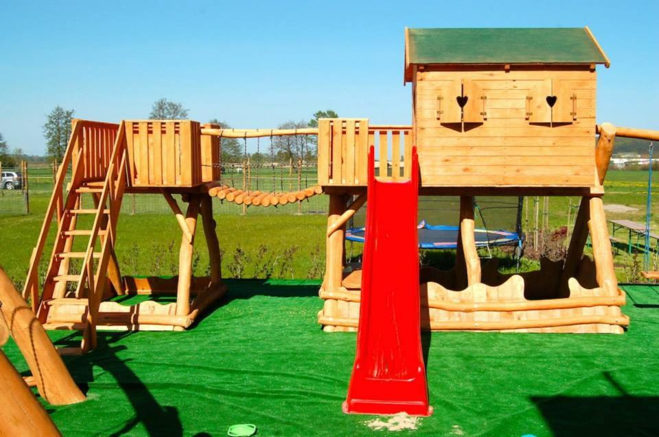 Zona de juegos infantil en Dom Grinholc