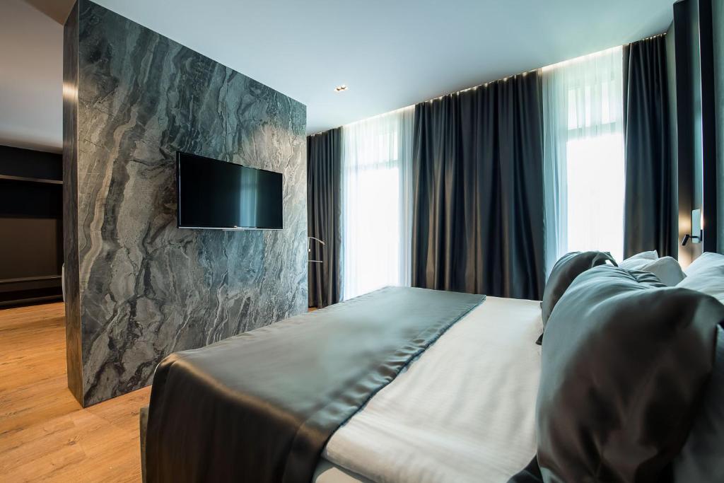 Seraphine Plaza - Deluxe Suite