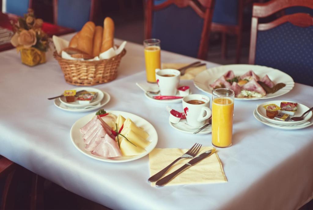 Restaurace a Penzion Praha - 7