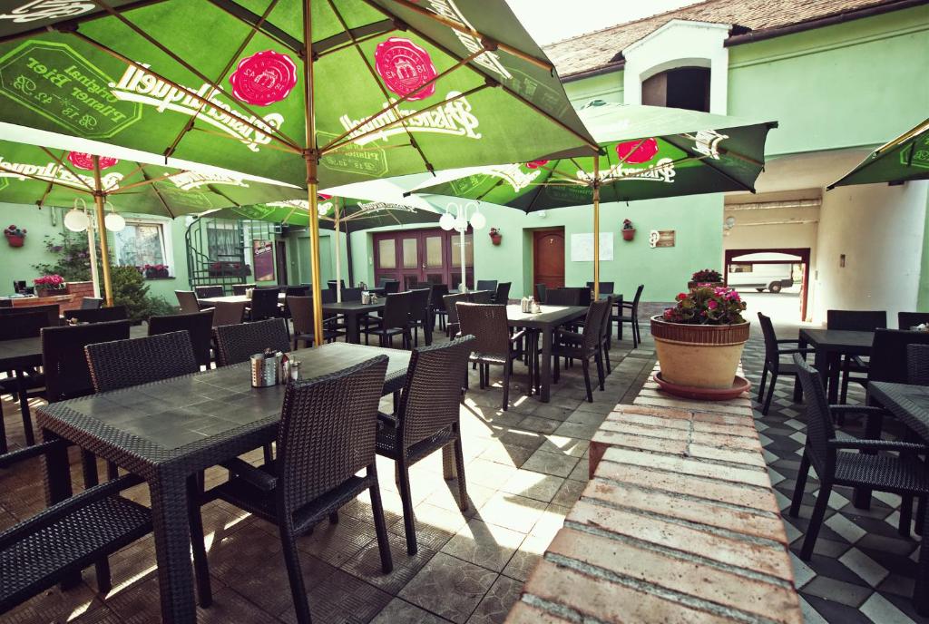 Restaurace a Penzion Praha - 10