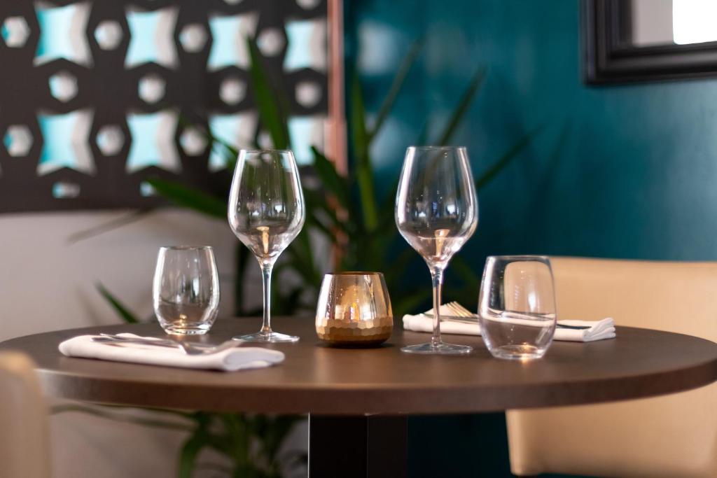 Nápoje v ubytování Logis Hôtel Les II Mas - Perpignan Sud